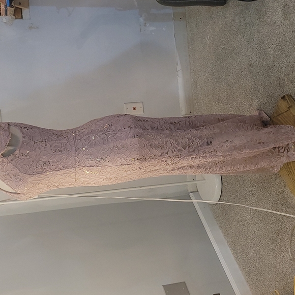 Formal dress - Picture 4 of 8